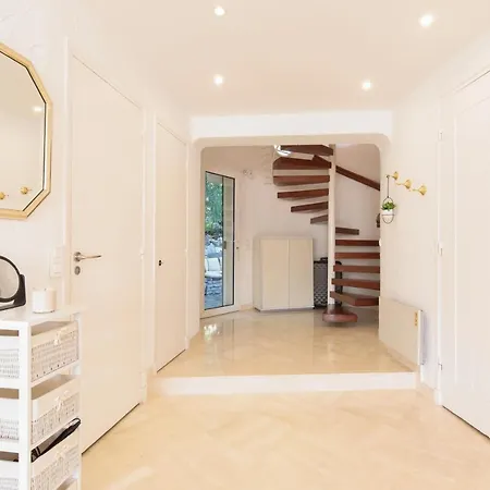 Sea View Duplex Yourhosthelper * Théoule-sur-Mer