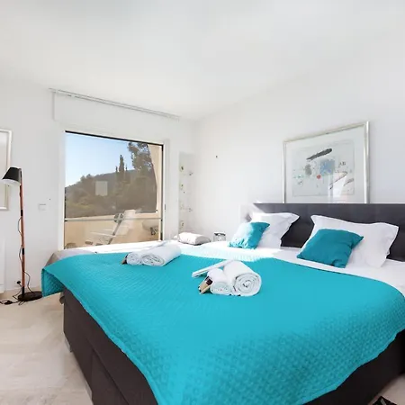Sea View Duplex Yourhosthelper *